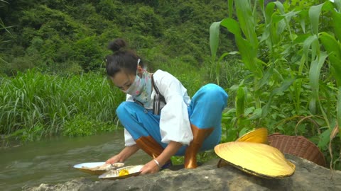 💎⛏️The ancient golden clam, which has lived for 5 centuries, has indeed nurtured golden beads