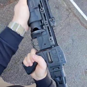 "Deadly 40mm Grenade Launcher: An Overview of its Specifications and Use"