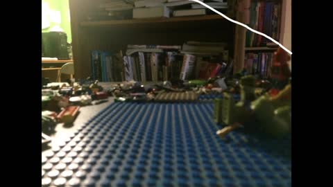 Spider-Man Knocks Over Elderly Hulk (LEGO Animation)