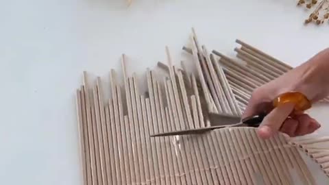 AWESOME DIY~HOMEMADE AUTUMN DECORATION MADE FROM PAPER STRAWS