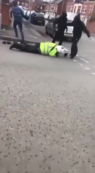 British Traffic Warden Beat Up And Robbed For Issuing Tickets