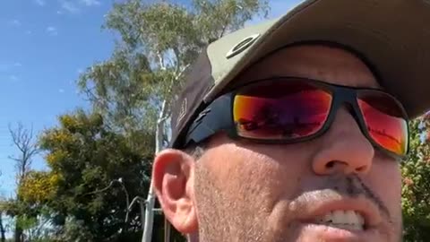 Chemtrail 101. Not sure? Watch the two types of planes