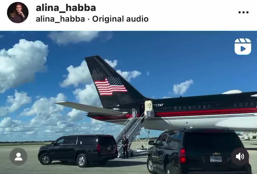 President Trumps landing at airport in new Trump Force One at Texas Rally 10-22-22