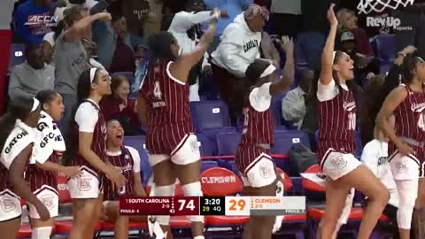 ASHLYN WATKINS with FIRST DUNK in South Carolina Women’s Basketball History 🏀🏀🏀