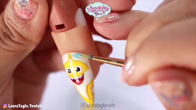 BABY SHARK NAILS