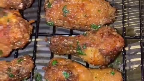 Lemon pepper wings! #foodtiktiok #lemonpepperwings #chickenwings #EasyRecipes #fyp #africatiktok #gh