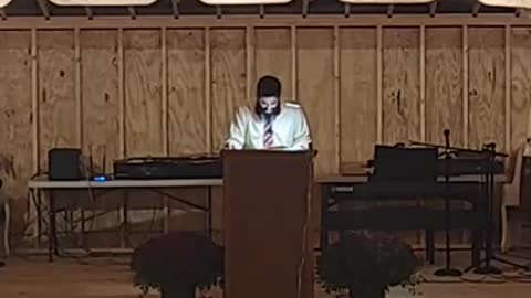 Eric Nafziger preaching at Knoxville First Free will Baptist