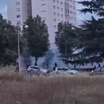 Macron przywołuje motywy zamieszek, gdy Francja płonie2