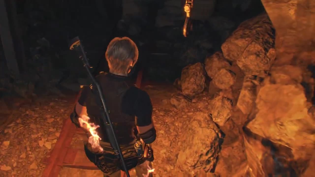 Resident Evil 4 Remake uses Leon as a candle to light up dark places 😂