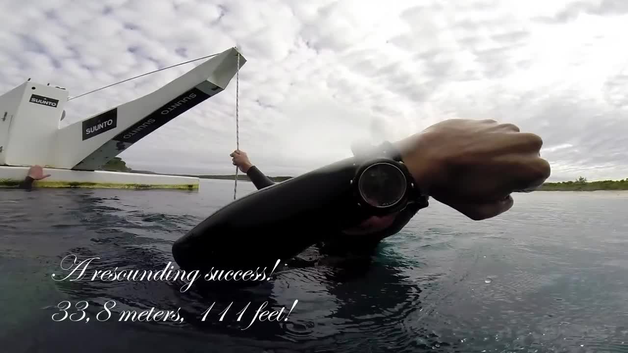 Freediving record_ World's deepest tutu