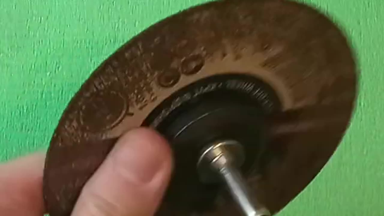 Be sure to remember this trick! How to cut metal with a screwdriver?