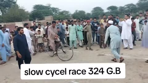 Slow cycle race