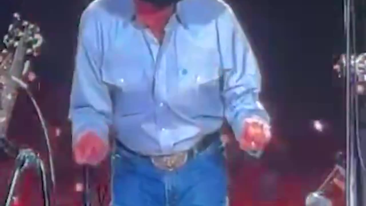 Country music icon George Strait performs Trump dance