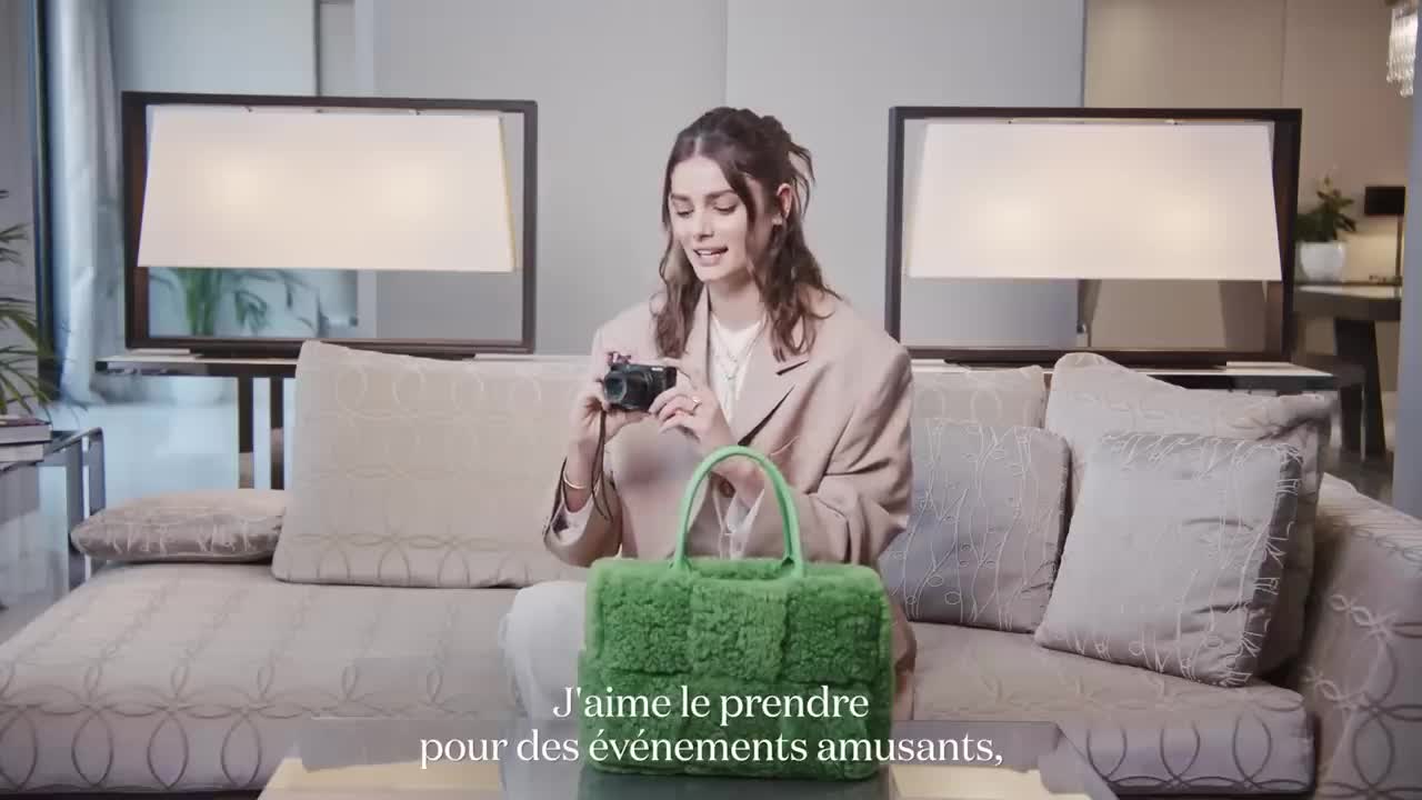 Qu’emporte Taylor Hill dans son sac, pour la Fashion de Paris ?