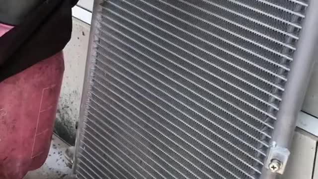 Why is the car radiator cleaned so dirty? radiator