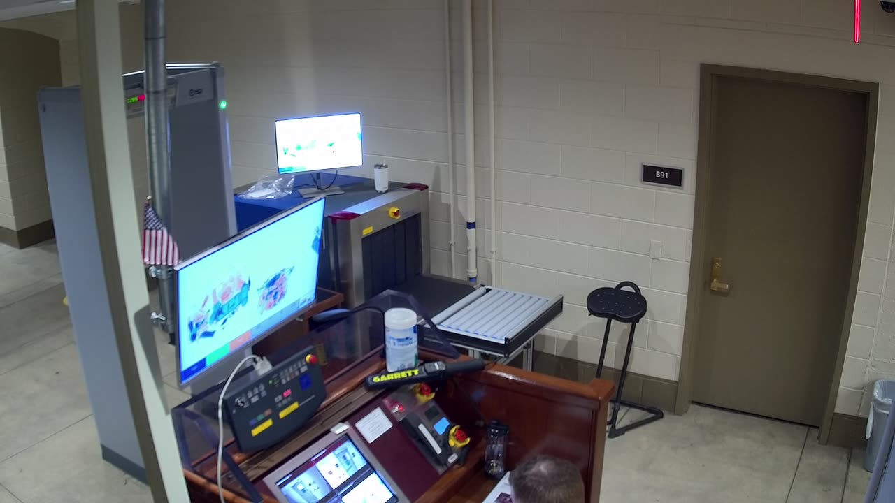 5132CHOBBAGarageScreening1_2021-01-05_21h56min51s907ms.mp4