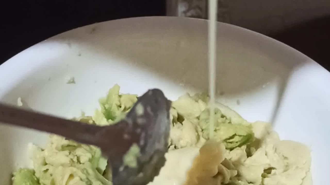 Minatamis na Avocado (Sweetened Avocado)