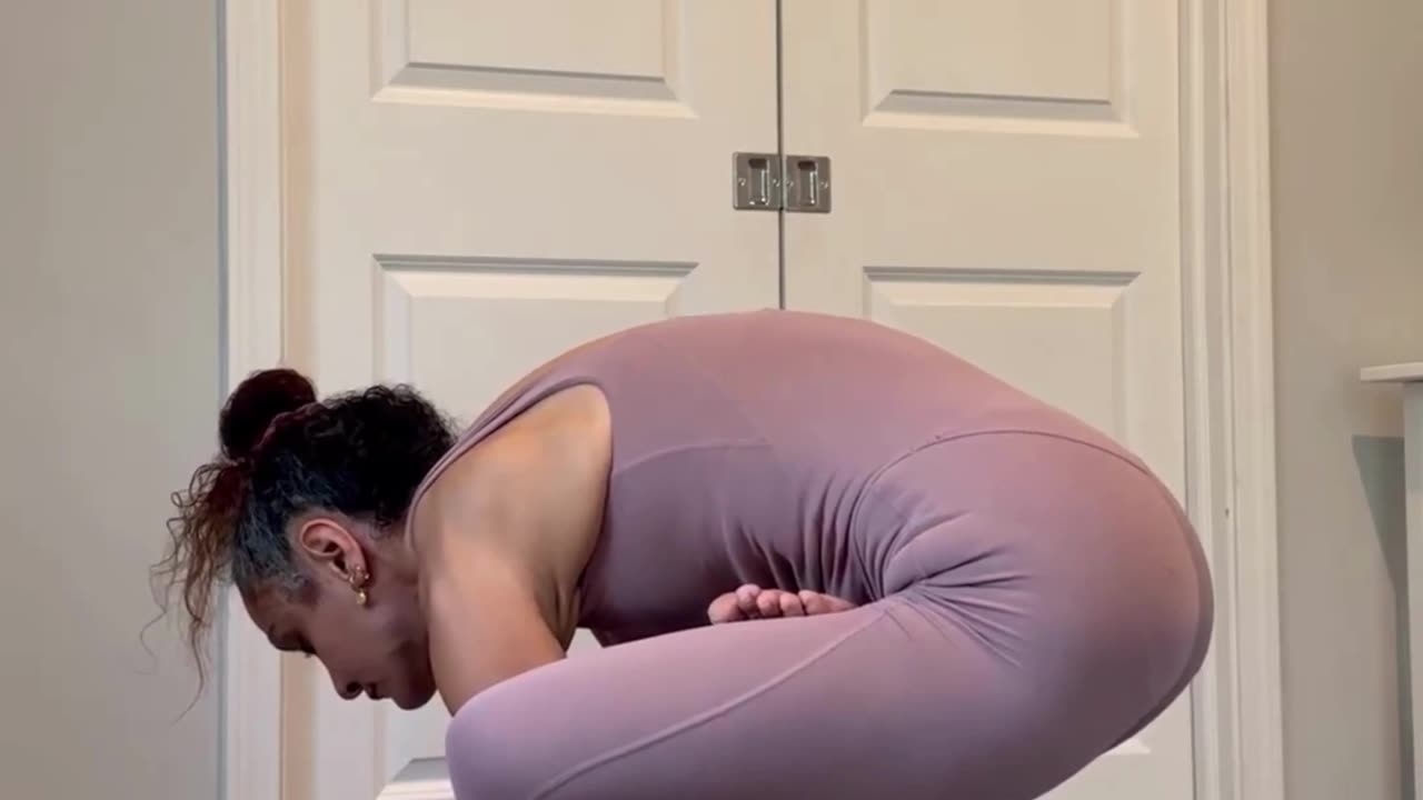 Yoga of the Day: Discover this position today! #echoplanet