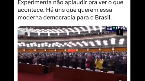 Experimenta não aplaudir para sentir toda a democracia chinesa.