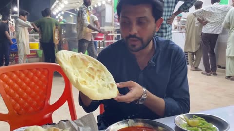 1000 RUPEES STREET FOOD CHALLENGE in KORANGI 4 ( 720 X 1280 60fps )