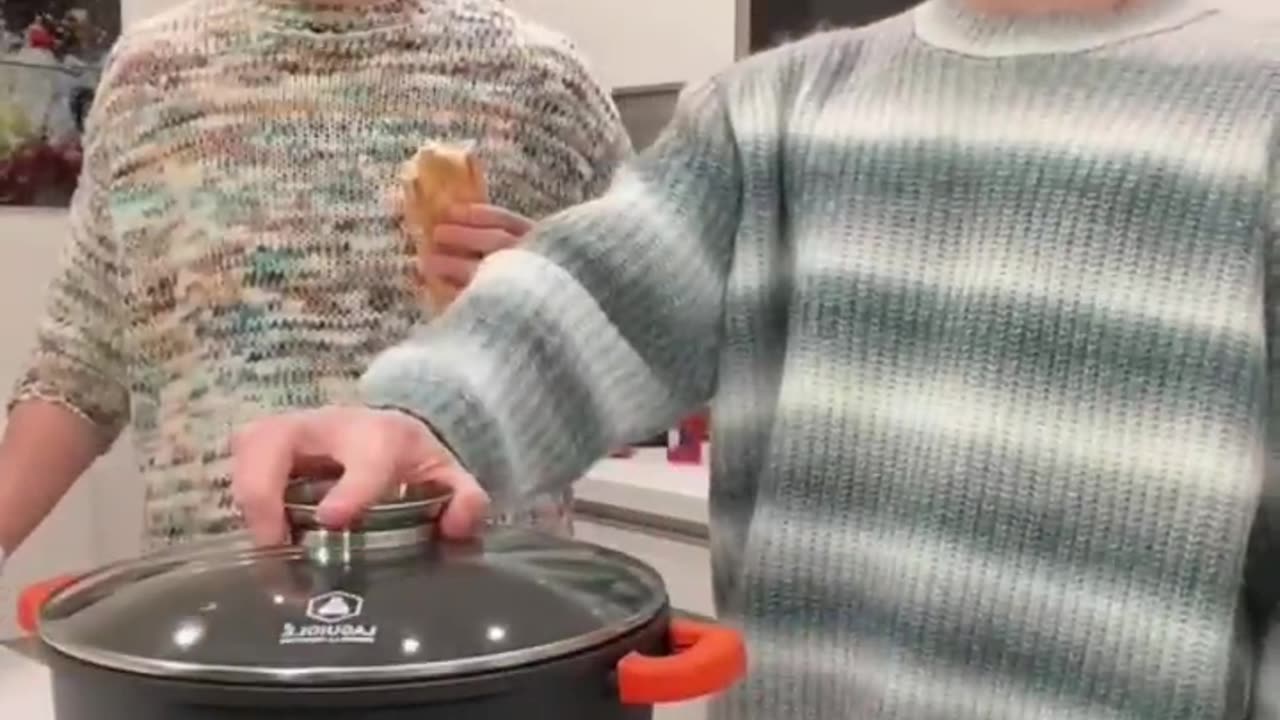 My way of cooking 🧑🏻‍🍳 #shorts | Nicky and Pierre