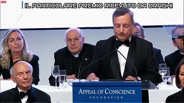 Il particolare premio ricevuto da Draghi - Vero Giornale 06.10.2022