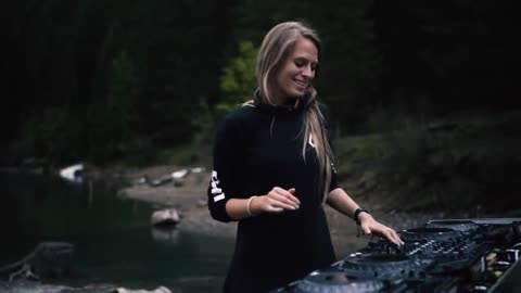 Nora En Pure | Arnensee, Switzerland