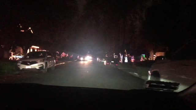 Willow Glen Holiday Lights Drive Thru Part VII 12月8日2022年