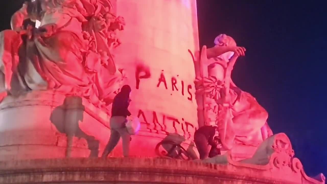 Antifa hijacked the Paris protest and defaced the iconic Monument to the Republic.