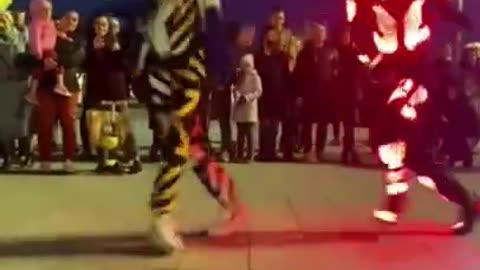 Lighting_Dance_People_Reaction_😍😍🤓😎😎😎