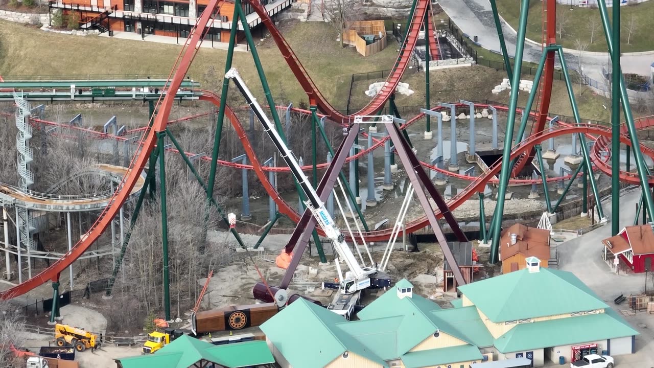 Canada's Wonderland Tundra Twister Moving Quick