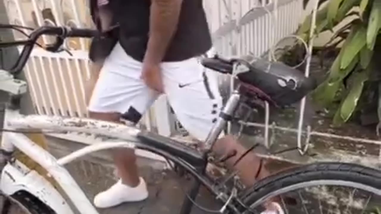 Cycle prank thief funny