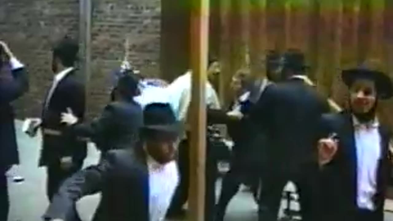 24. Erev Yom Kippur 5750 - before Birchas Habbonim = ערב יום כיפור תש"נ