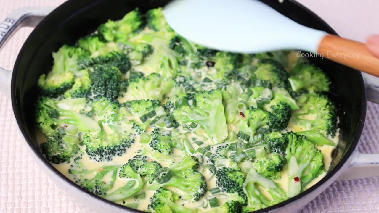 SO DELICIOUS! I want to make this every day! A Simple Broccoli and Eggs Recipe