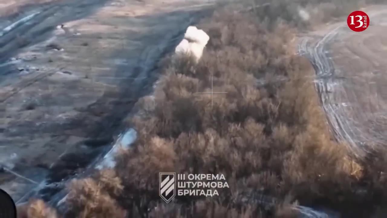 Watching the arrival of Russian infantry, Ukrainian troops open fire at approaching invaders