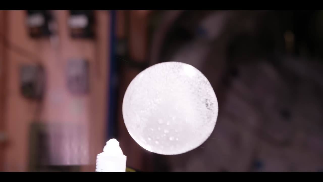 🚀💧 Liquid Wonders in Zero Gravity: Captivating Fluid Behavior at the ISS 🌠🛰️