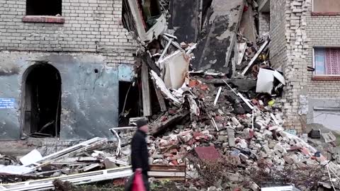 People endure daily shelling in Nova Kakhovka