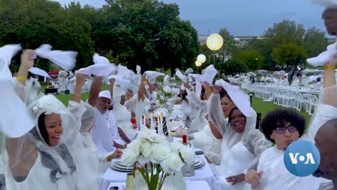 Clad in White, 2,000 Enjoy Posh Picnic at Washington's National Mall | VOANews