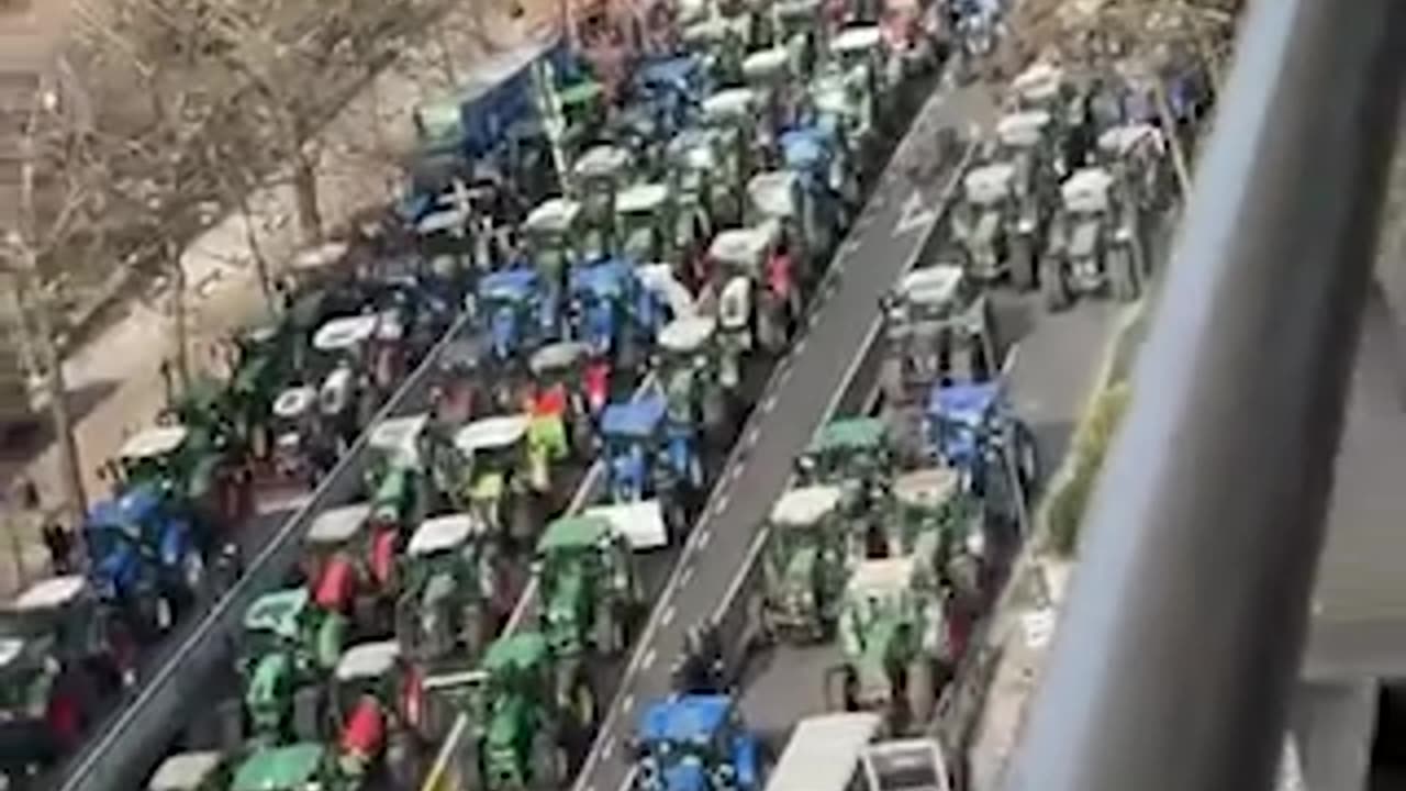 Brussels, Belgium: A huge convoy of European farmers protest against the Net Zero policies