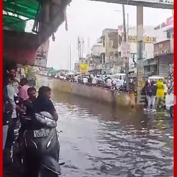 #shorts | ਇੱਕ ਘੰਟੇ ਤੱਕ ਪਿਆ ਜ਼ੋਰਦਾਰ ਮੀਂਹ, ਗੋਡੇ-ਗੋਡੇ ਖੜ੍ਹ ਗਿਆ ਪਾਣੀ | Sonipat Rain Water Logging | N18S