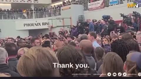 Obama heckled in Michigan "no more nuclear war"