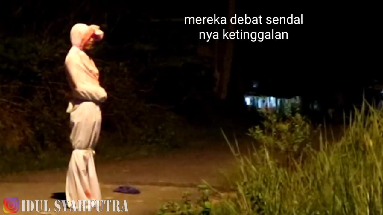 INDONESIAN GHOST PRANK TO CHILD!!! HE'S RUN & SCREAMING!!! LOL!!!