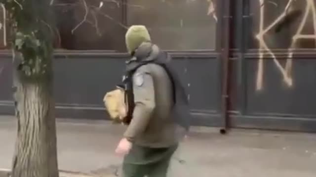 2022-12-11 Ukraine armed forces. cleaning Kherson.