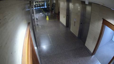 8003FCOB01ElevatorLobby_2021-01-06_23h40min01s523ms.mp4