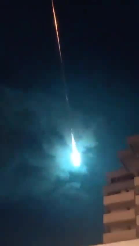 Meteorite seen over Spain and Portugal, may have fallen near the town of Pinheiro
