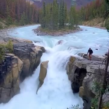 Sunwapta Falls