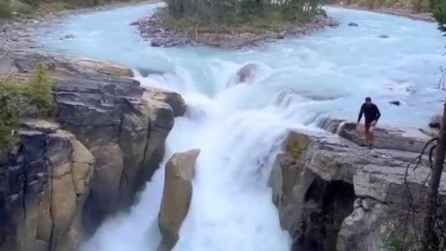 Sunwapta Falls