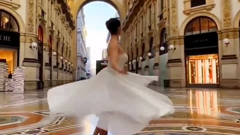 Swan dance in the streets of Milan