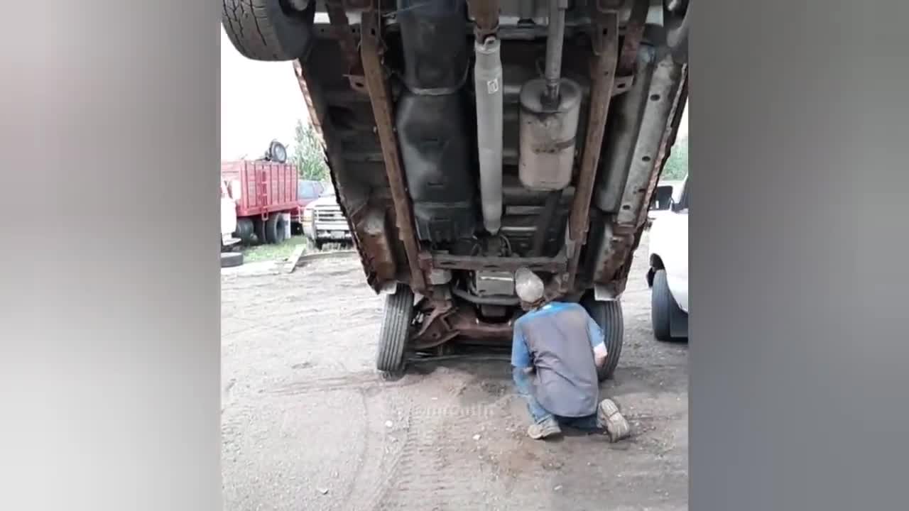 TOTAL IDIOTS AT WORK #73