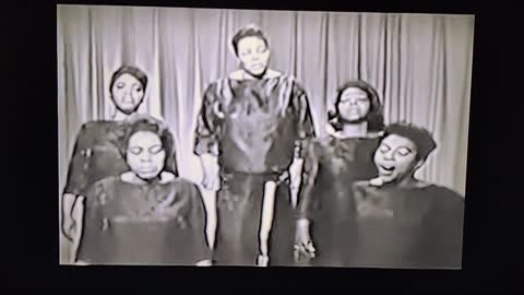 Davis Sisters 1964 I Believe I'll Go Bck Home